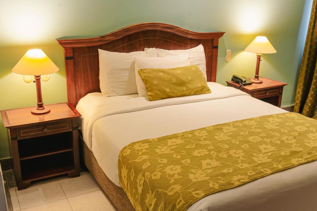 Hotel Faranda Express Puerta Del Sol Barranquilla, A Member Of Radisson Individuals Barranquilla  Exterior photo
