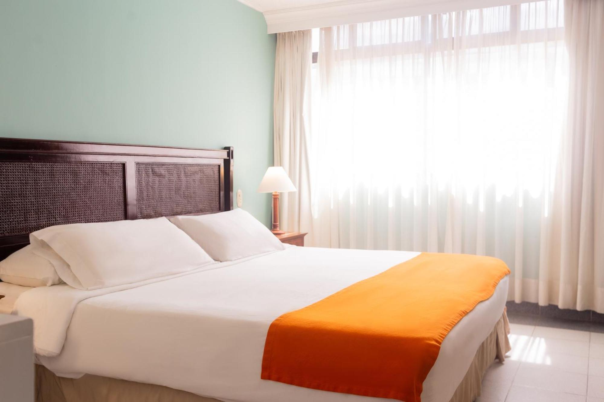 Hotel Faranda Express Puerta Del Sol Barranquilla, A Member Of Radisson Individuals Barranquilla  Exterior photo