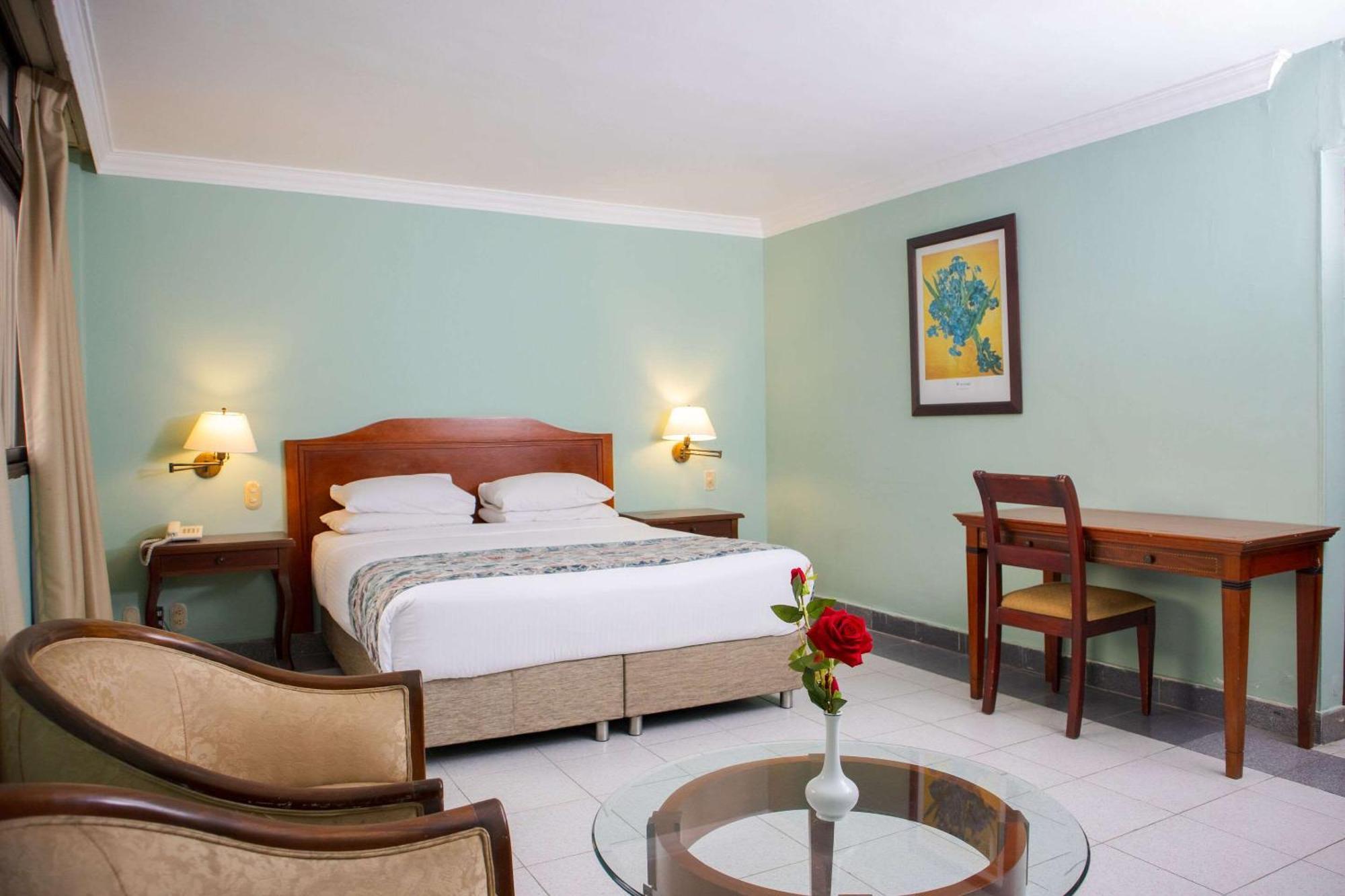 Hotel Faranda Express Puerta Del Sol Barranquilla, A Member Of Radisson Individuals Barranquilla  Exterior photo